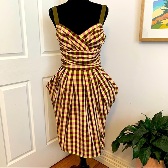 Cue Dresses & Skirts - CUE dress size 12